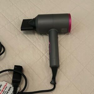 Blow dryer for hair. Excellent condition.